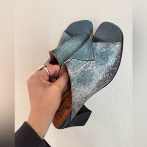 Spring Step L’Artiste Leather Mule Slides Teal Blue Gray Embossed Floral | EU 39